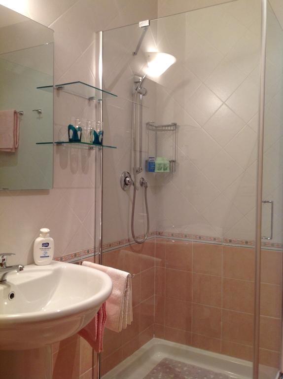 B&B Crispi Triest Zimmer foto